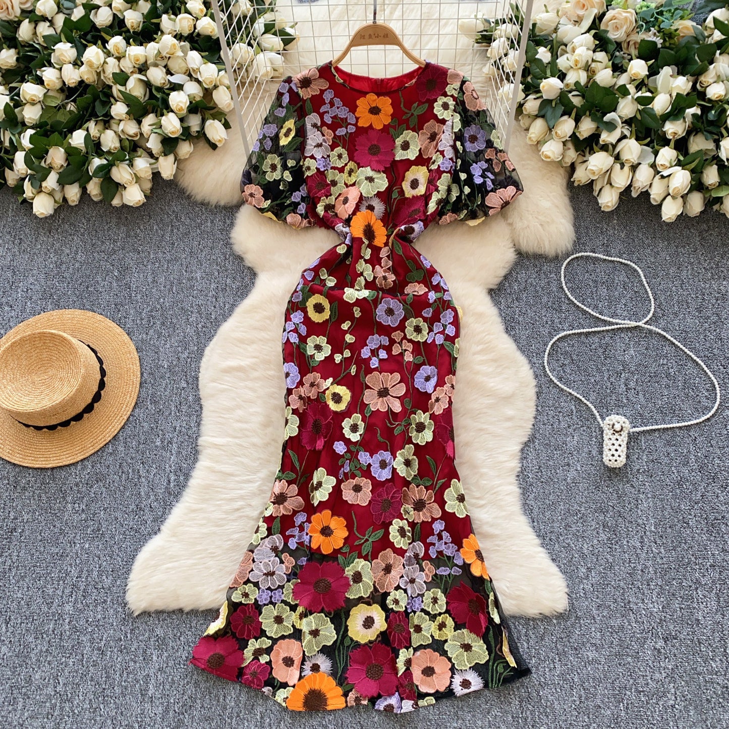 Elegant Flower Embroidery Round Neck Slim Waist Fishtail Dress