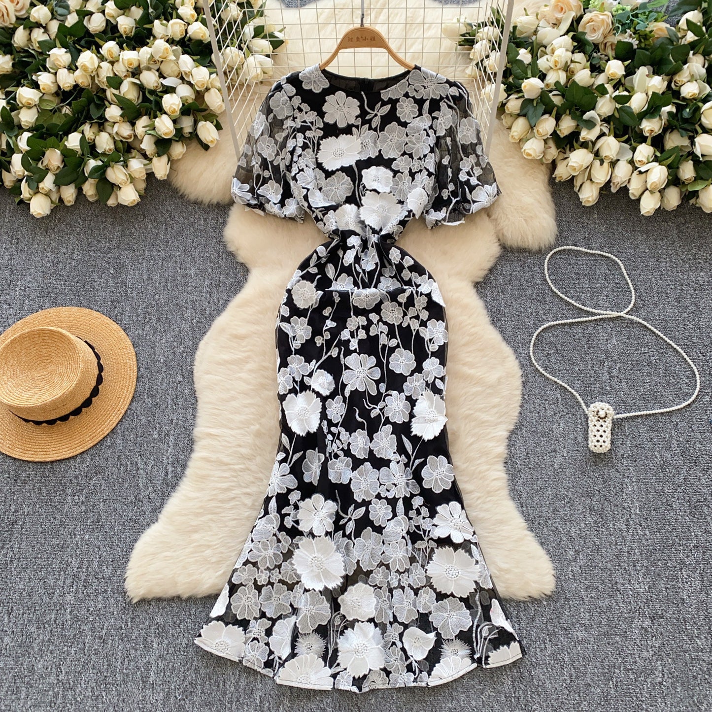 Elegant Flower Embroidery Round Neck Slim Waist Fishtail Dress