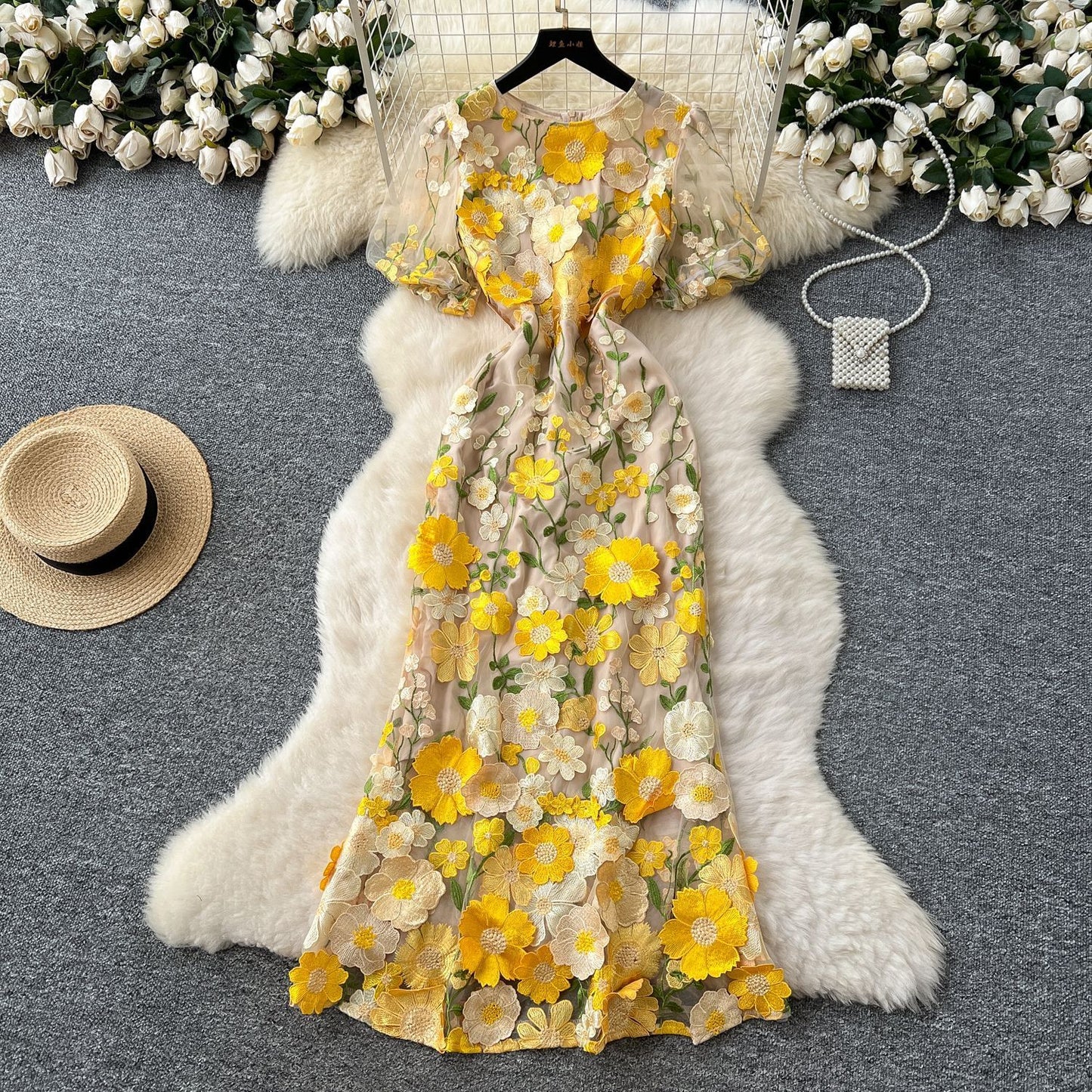 Elegant Flower Embroidery Round Neck Slim Waist Fishtail Dress
