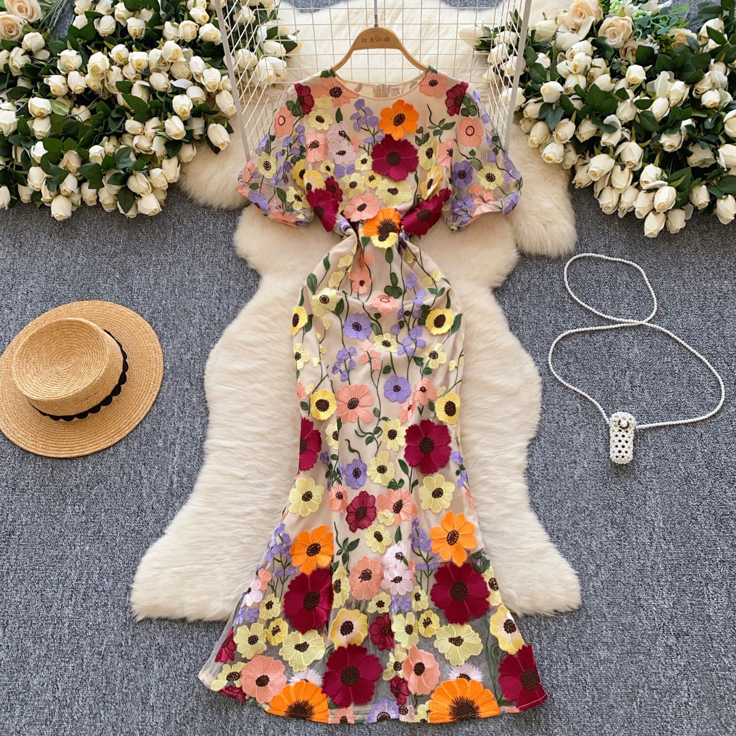 Elegant Flower Embroidery Round Neck Slim Waist Fishtail Dress