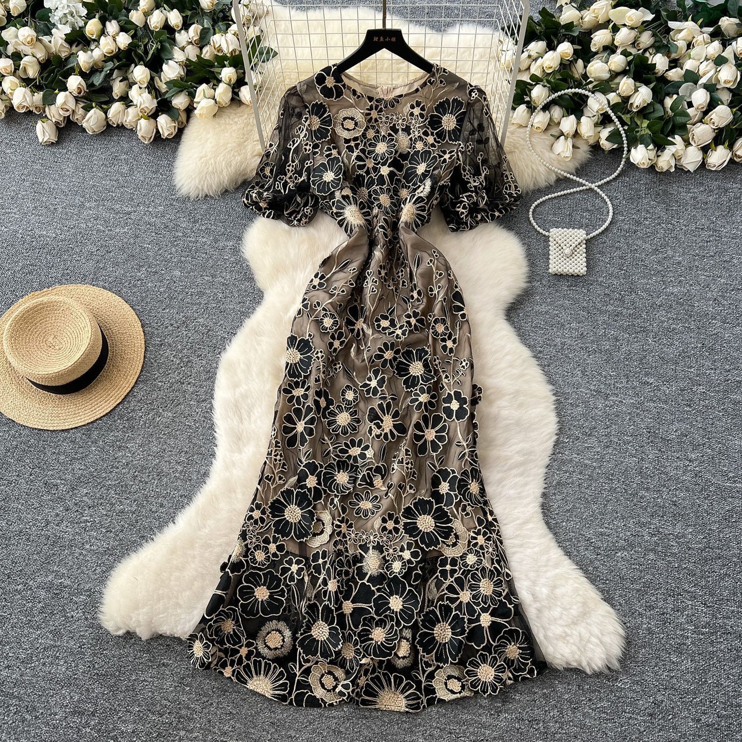 Elegant Flower Embroidery Round Neck Slim Waist Fishtail Dress
