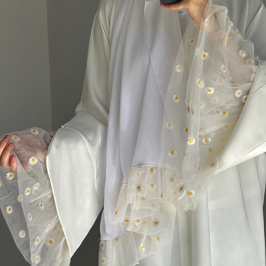Women's Sweet Temperament Lace Embroidered Robe