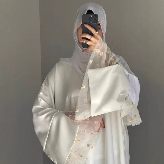 Women's Sweet Temperament Lace Embroidered Robe